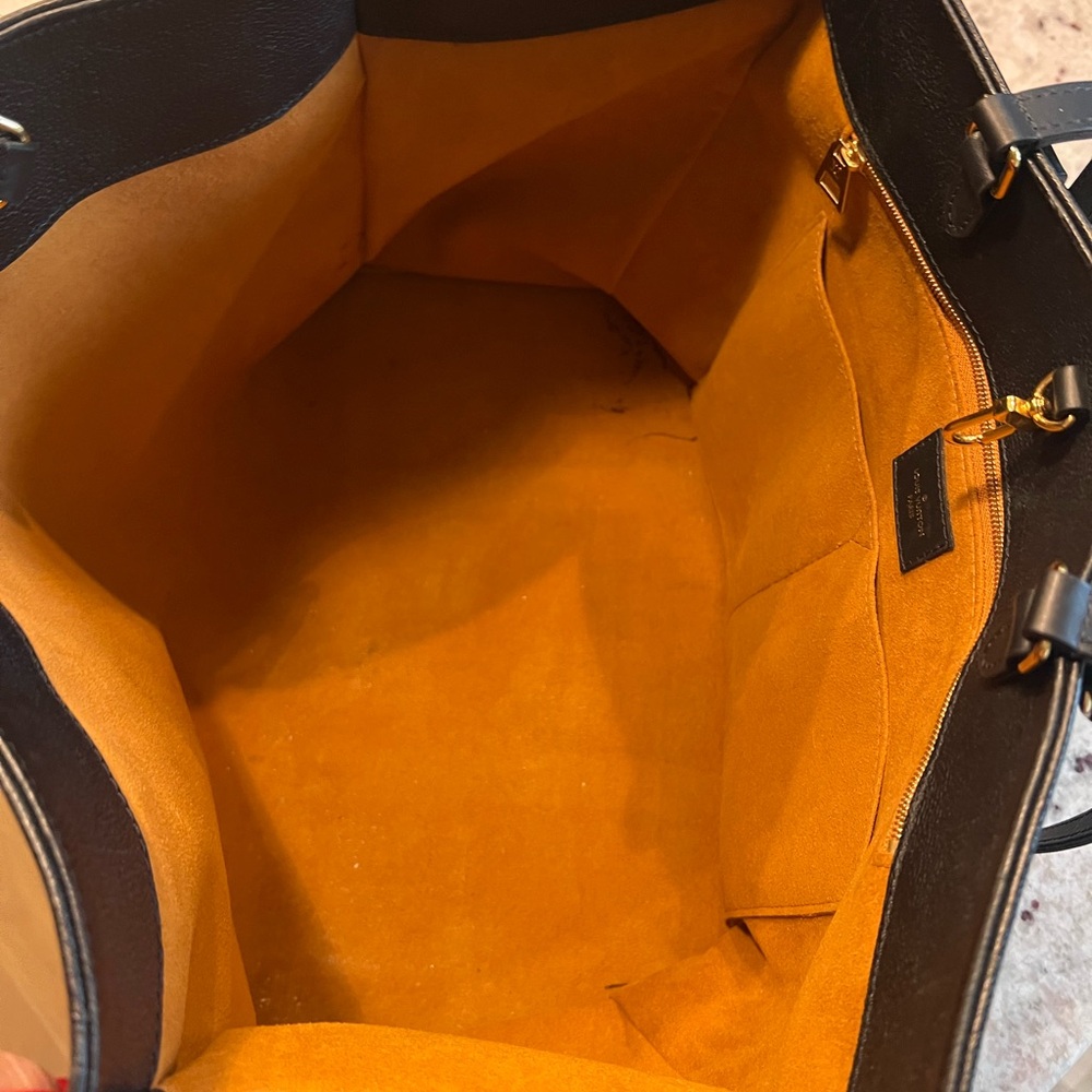 Louis Vuitton OnTheGo GM Tote - Picture 4 of 6
